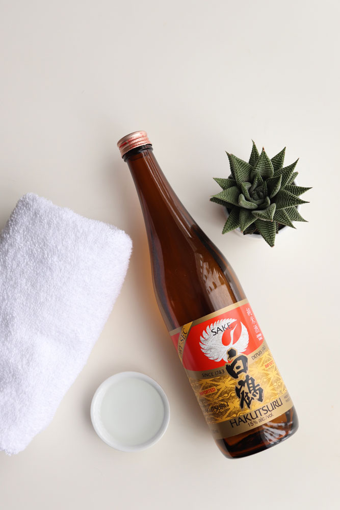 Cómo aclarar la piel del rostro con Sake
